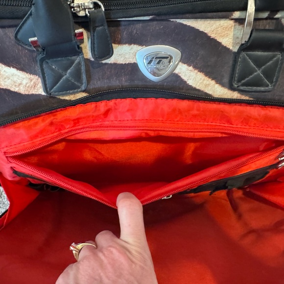 Brown and Cream Rolling Travel Bag - Picture 5 of 16